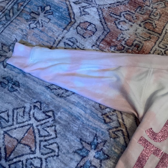 Justice crop top for kids 9-10+ Super cute for the summer and the fall or spring - Picture 3 of 5